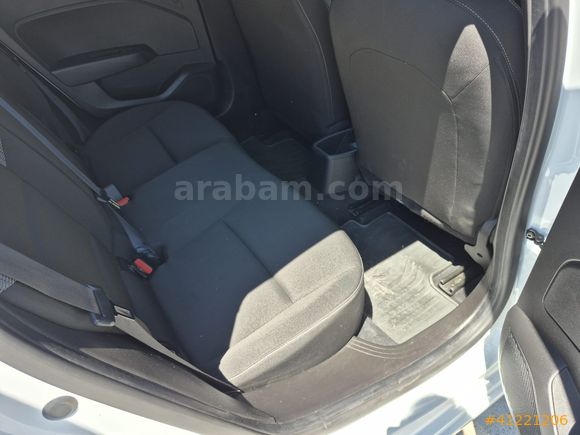 BULUT NETCAR'DAN 2023 CLİO 1.0 TCE EQUİLİBRE 79 BİN KM TESLA