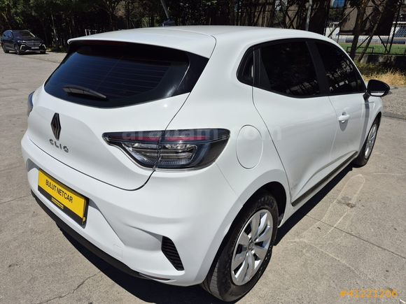 BULUT NETCAR'DAN 2023 CLİO 1.0 TCE EQUİLİBRE 79 BİN KM TESLA