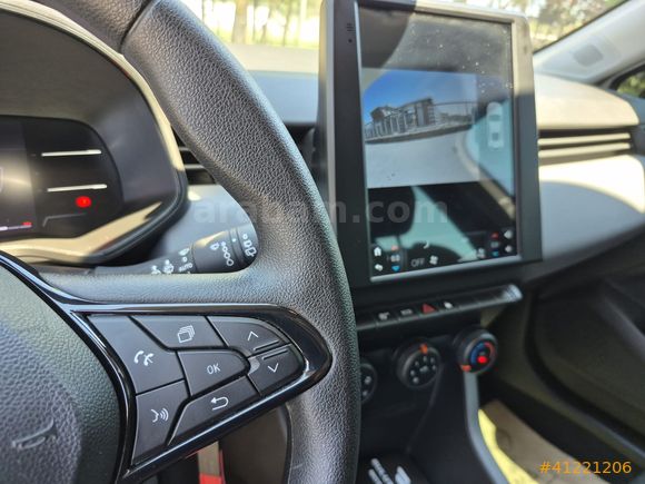 BULUT NETCAR'DAN 2023 CLİO 1.0 TCE EQUİLİBRE 79 BİN KM TESLA