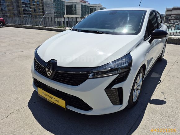 BULUT NETCAR'DAN 2023 CLİO 1.0 TCE EQUİLİBRE 79 BİN KM TESLA