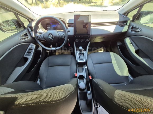 BULUT NETCAR'DAN 2023 CLİO 1.0 TCE EQUİLİBRE 79 BİN KM TESLA