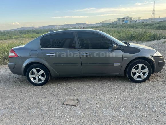 Sahibinden Renault Megane 1.6 Dynamique 2004 Model  340.000 km Gri