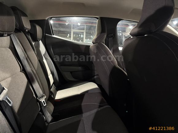 %0.99 Faiz Fırsatı ile Renault Clio 1.0 TCE Evolution %20 KDV