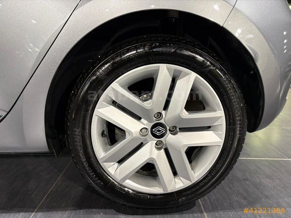 %0.99 Faiz Fırsatı ile Renault Clio 1.0 TCE Evolution %20 KDV