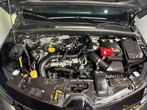 %0.99 Faiz Fırsatı ile Renault Clio 1.0 TCE Evolution %20 KDV