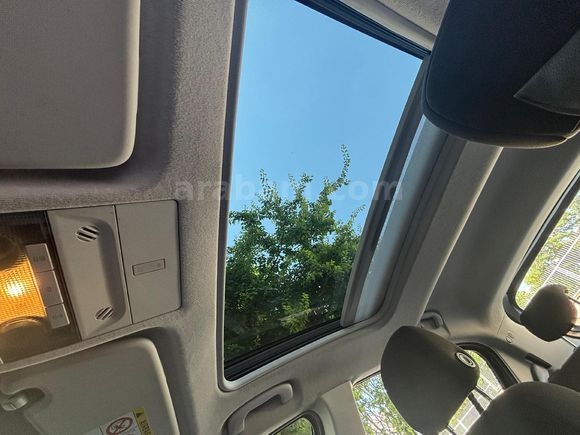 Memurdan Temiz Düşük Km Full Otomatik Sunrooflu Corsa