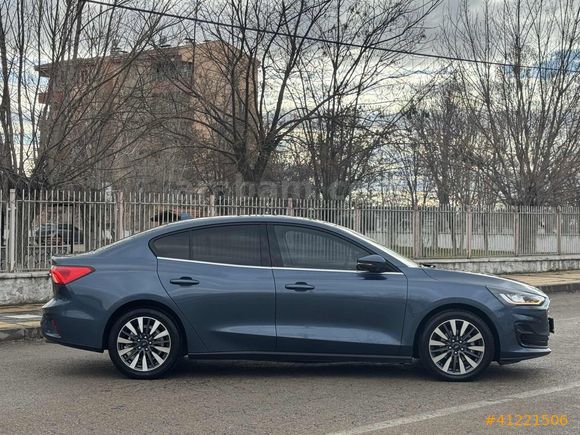 2023 FORD FOKUS 1.5 ECOBLUE TİTANIUM OTOMATİK 84_KM 12 AY TAKSİT
