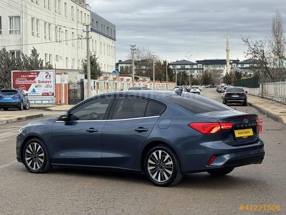 2023 FORD FOKUS 1.5 ECOBLUE TİTANIUM OTOMATİK 84_KM 12 AY TAKSİT