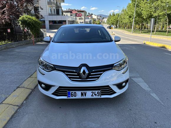 SAHİBİNDE HATASIZ BOYASIZ MEGANE 4