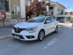 SAHİBİNDE HATASIZ BOYASIZ MEGANE 4