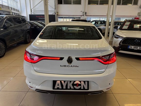 2022 RENAULT MEGANE 1.3 TCE JOY