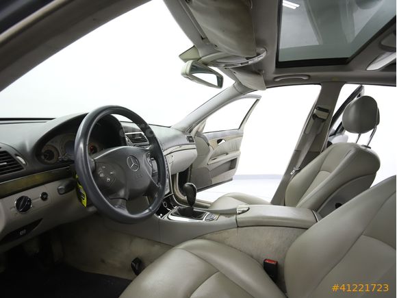 AUTOMOOD'DAN MANUEL MERCEDES E220 CDI AVANGARDE TEMİZ BAKIMLI