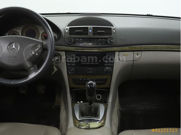 AUTOMOOD'DAN MANUEL MERCEDES E220 CDI AVANGARDE TEMİZ BAKIMLI