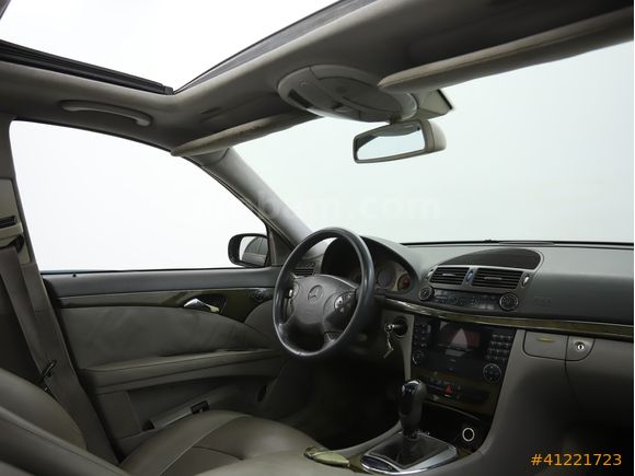 AUTOMOOD'DAN MANUEL MERCEDES E220 CDI AVANGARDE TEMİZ BAKIMLI