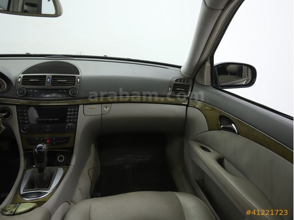 AUTOMOOD'DAN MANUEL MERCEDES E220 CDI AVANGARDE TEMİZ BAKIMLI