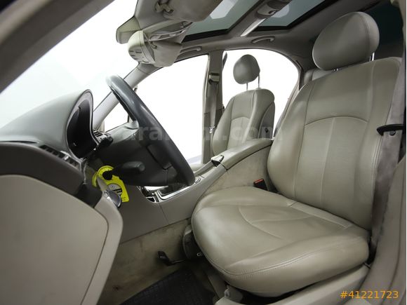 AUTOMOOD'DAN MANUEL MERCEDES E220 CDI AVANGARDE TEMİZ BAKIMLI