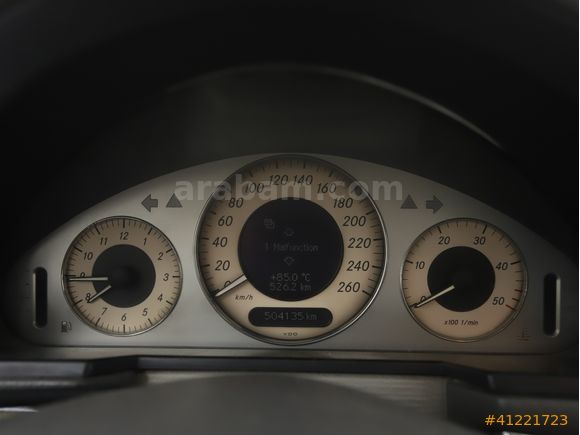 AUTOMOOD'DAN MANUEL MERCEDES E220 CDI AVANGARDE TEMİZ BAKIMLI
