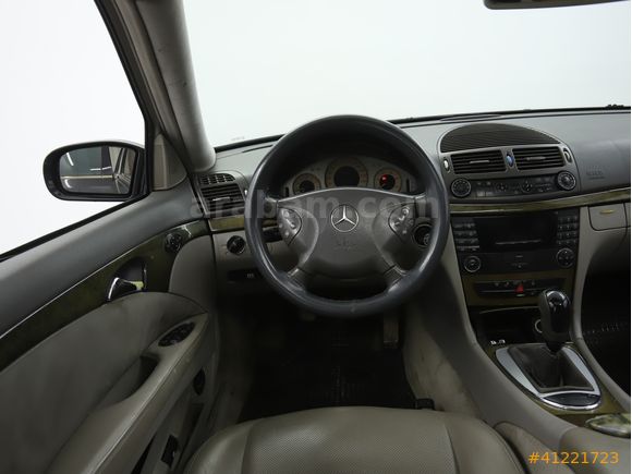 AUTOMOOD'DAN MANUEL MERCEDES E220 CDI AVANGARDE TEMİZ BAKIMLI