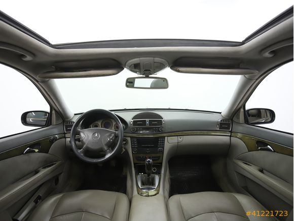 AUTOMOOD'DAN MANUEL MERCEDES E220 CDI AVANGARDE TEMİZ BAKIMLI