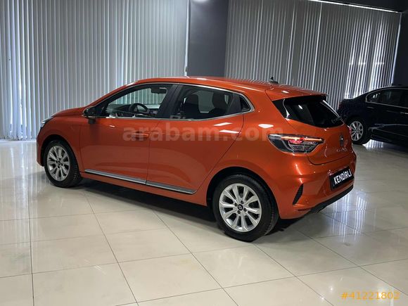 2024 CLİO 1.0 TCE EVOLUTİON X-TRONİC 22.000 KM DE LANSMAN RENGİ