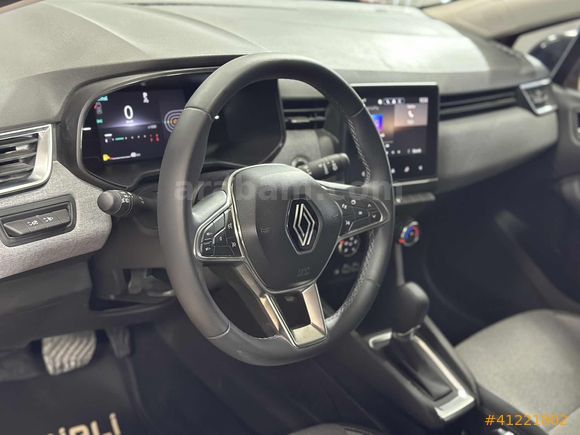 2024 CLİO 1.0 TCE EVOLUTİON X-TRONİC 22.000 KM DE LANSMAN RENGİ