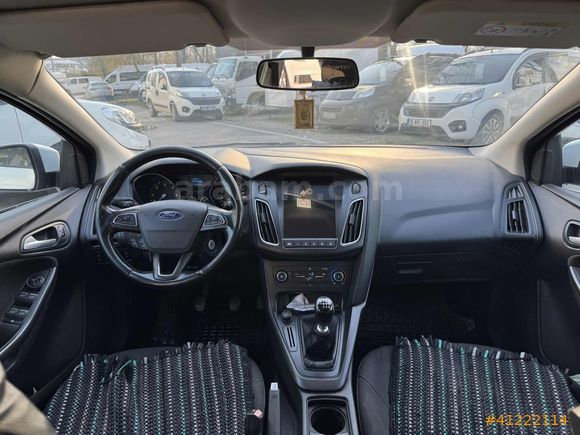 YAZICILAR'DAN 2016 FOCUS 180 BİN KM EKRANLI