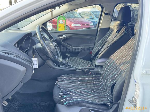 YAZICILAR'DAN 2016 FOCUS 180 BİN KM EKRANLI