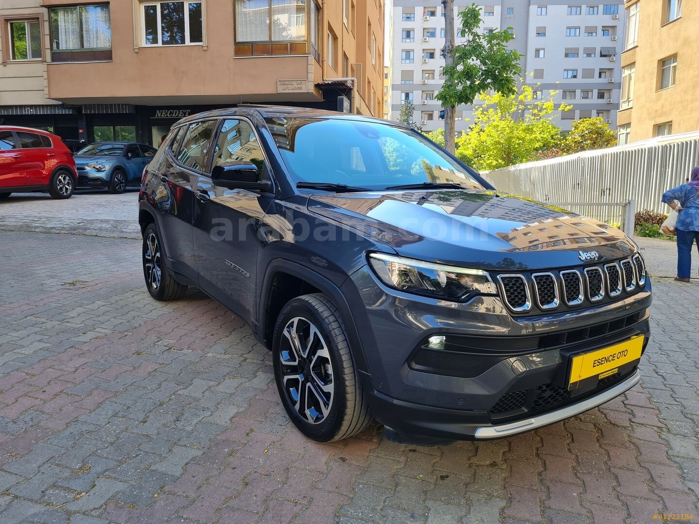 Galeriden Jeep Compass 1.5 Hybrid Limited 2025 Model İstanbul 14.000 km Gri 4