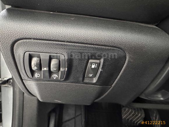 YAZICILAR'DAN 2020 MEGANE 147 BİN KM TOUCH OTOMATİK