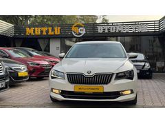 MUTLU OTOMOBİLDEN ORJINAL KAZASIZ SKODA SÜPER B 1.6 TDİ SYLE