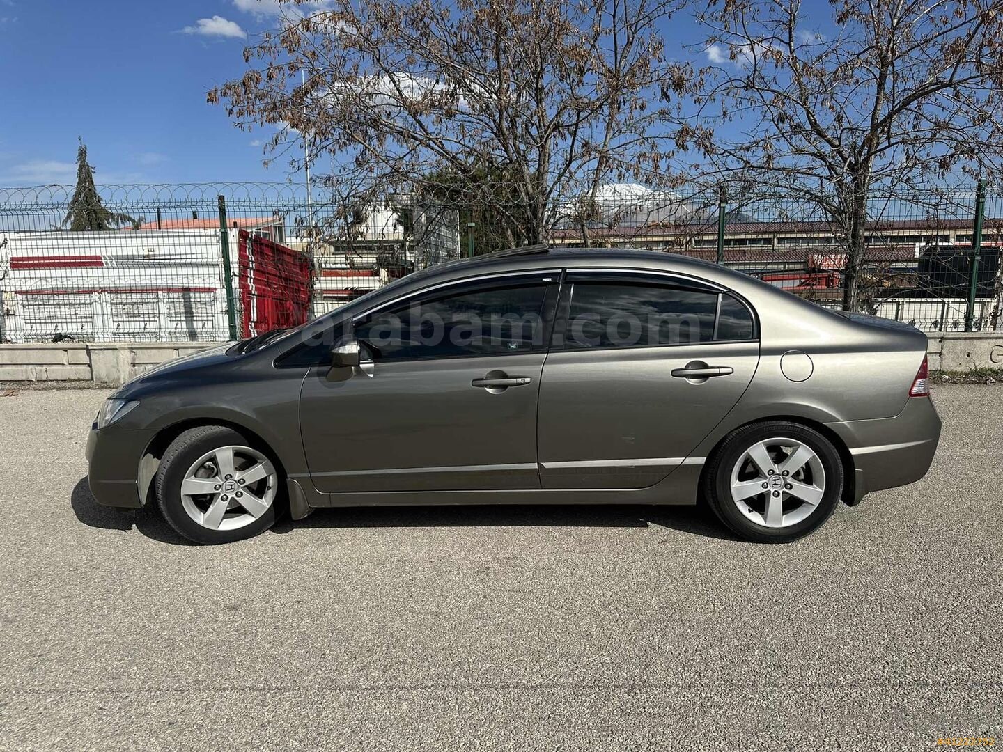 Galeriden Honda Civic 1.6i VTEC Elegance 2009 Model Isparta 160.600 km Bej 2