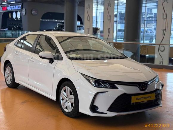 DİCLE OTO*DAN 2024 MODEL COROLLA VİSİON PLUS HATASIZ 0.59 KREDİ