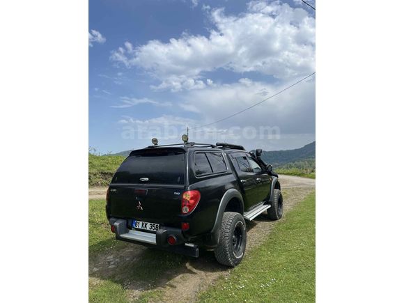 Sahibinden  L 200 4x4 Intense 2007 Model 4 × 4 Duster ile takas olur 