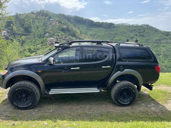 Sahibinden  L 200 4x4 Intense 2007 Model 4 × 4 Duster ile takas olur 
