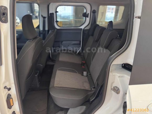 DİCLE OTO*DAN 2024 COURİER DELUXE TAMAMINA KREDİ TAKAS İMKANI