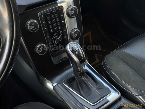 -X- VOLVO V40 R-DESIGN-POWERSHIFT-HAFIZA-HAYALET