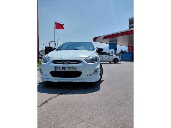 Sahibinden Hyundai Accent Blue 1.6 CRDI Mode Plus 2015 Model  128.500 km Beyaz