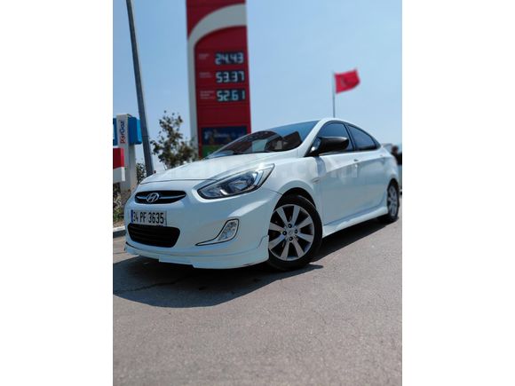 Sahibinden Hyundai Accent Blue 1.6 CRDI Mode Plus 2015 Model  128.500 km Beyaz