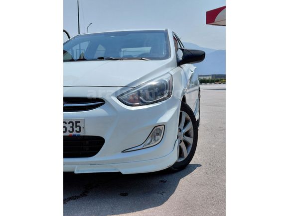 Sahibinden Hyundai Accent Blue 1.6 CRDI Mode Plus 2015 Model  128.500 km Beyaz
