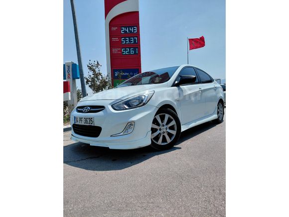 Sahibinden Hyundai Accent Blue 1.6 CRDI Mode Plus 2015 Model  128.500 km Beyaz