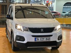 DİCLE OTO*DAN 2022 CAM TAVAN 130 HP RİFTER HATASIZ TAMAMINA KRDİ