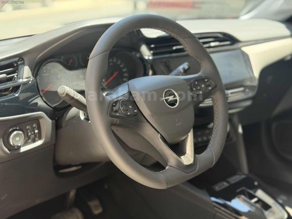 2025 MODEL 13 BİN KM OPEL CORSA 1.2 T EDİTİON OTOMATİK