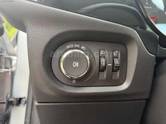 2025 MODEL 13 BİN KM OPEL CORSA 1.2 T EDİTİON OTOMATİK