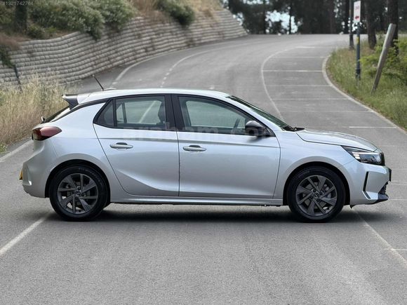 2025 MODEL 13 BİN KM OPEL CORSA 1.2 T EDİTİON OTOMATİK