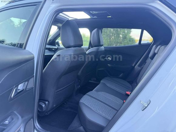 2025 MODEL 7 BİN KM P.2008 ALLURE CAM TAVAN BOYASIZ