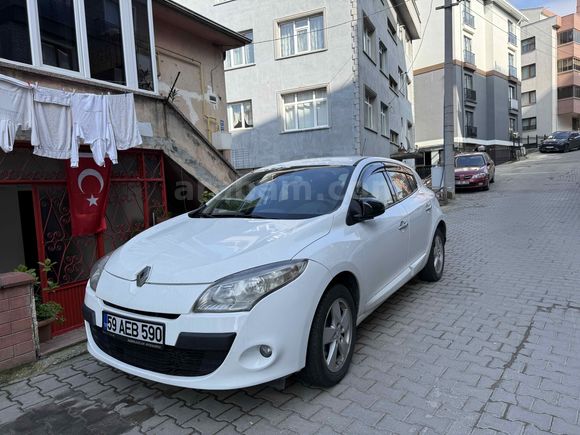 Sahibinden Renault Megane 1.5 dCi Dynamique 2011 Model 