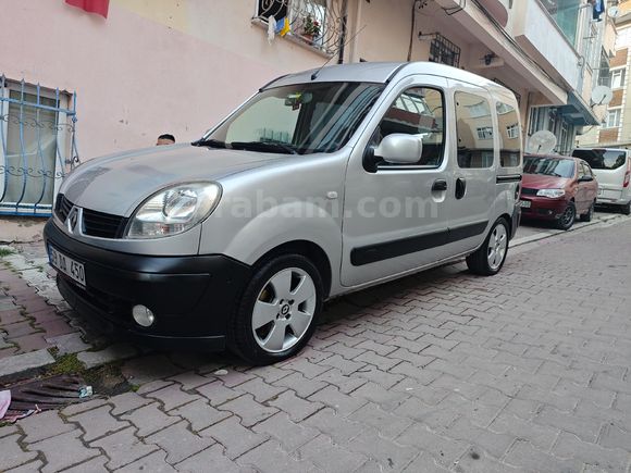 Sahibinden Renault Kangoo Multix 1.5 dCi Authentique 2011 Model  242000 km Gri (Gümüş)