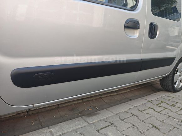 Sahibinden Renault Kangoo Multix 1.5 dCi Authentique 2011 Model  242000 km Gri (Gümüş)