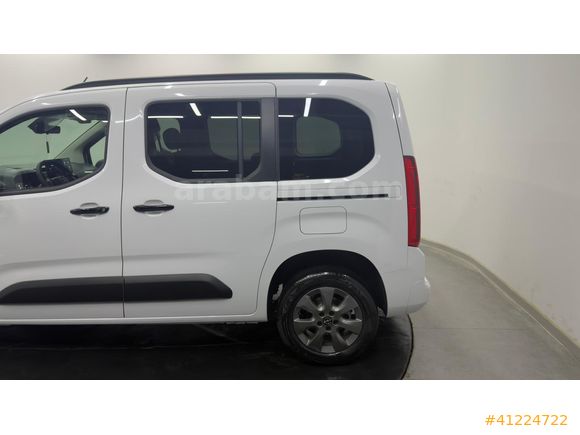 JOY AUTO 2026 '0' KM OPEL COMBO EDİTİON PRO EKRAN/YÜKSEK KONSOL