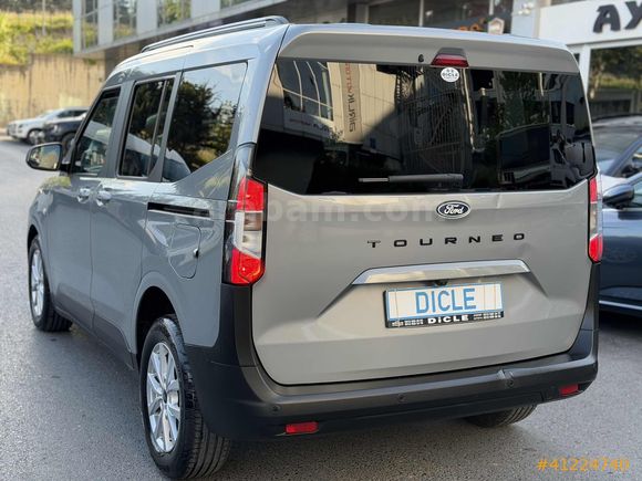 DİCLE'den 2025 COURİER HAYALET EKRAN GERİ GÖRÜŞ KREDİ+TAKAS İLE